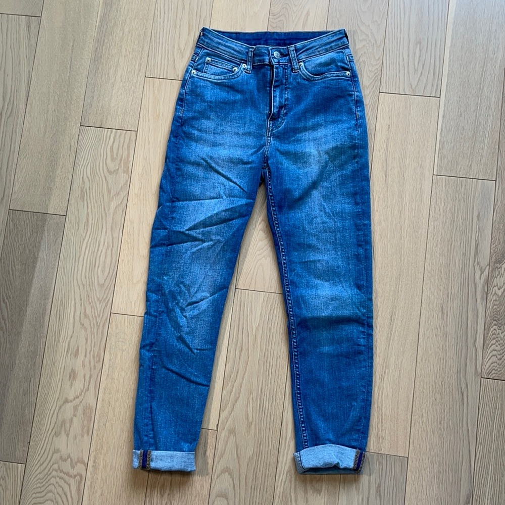 MTWTFSS Thursday jeans 25
